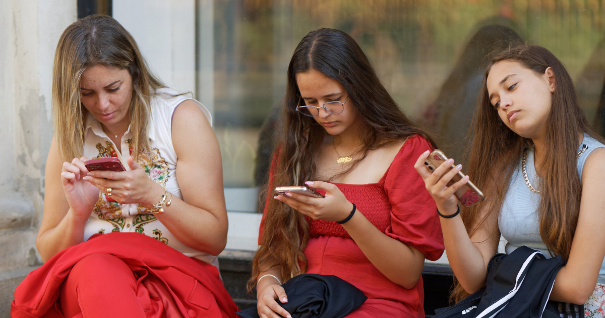 Cum să construiți prezența digitală a clinicii estetice